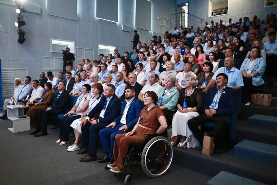 Состоялась 37-я конференция регионального отделения «Единой России» Состоялась 37-я конференция регионального отделения «Единой России»