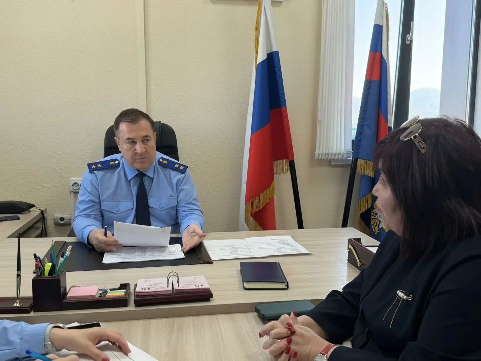 Прямо сейчас в селе Кош-Агач прокурор Республики Алтай проводит личный прием граждан Прямо сейчас в селе Кош-Агач прокурор Республики Алтай проводит личный прием граждан