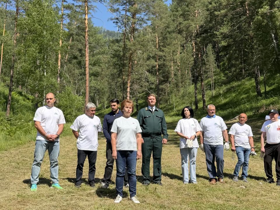4000 саженцев сосны высадили участники акции всесезонного курорта «Сбера» «Манжерок» вблизи села Усть-Муны 4000 саженцев сосны высадили участники акции всесезонного курорта «Сбера» «Манжерок» вблизи села Усть-Муны