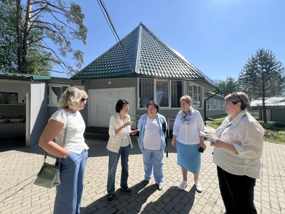 Депутаты ознакомились с условиями летнего отдыха детей Депутаты ознакомились с условиями летнего отдыха детей