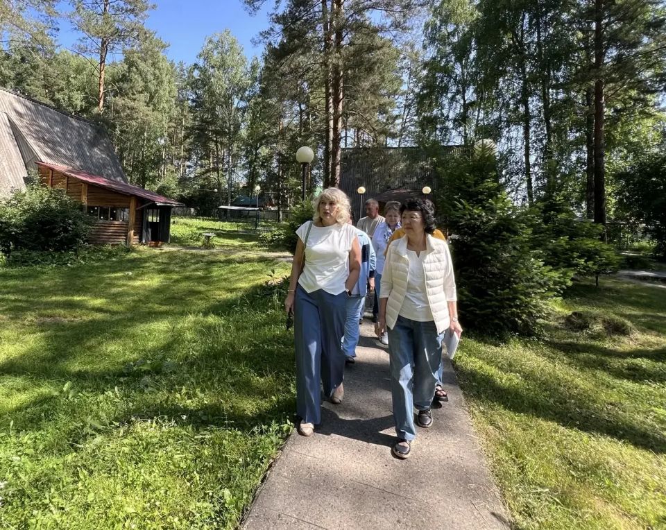 Депутаты ознакомились с условиями летнего отдыха детей Депутаты ознакомились с условиями летнего отдыха детей