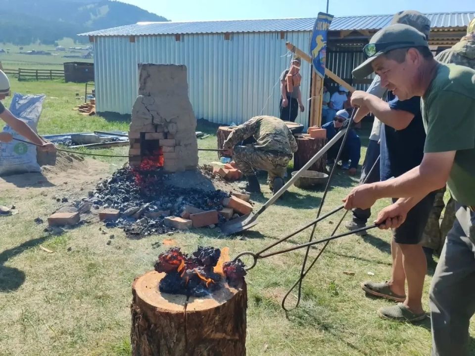 Сегодня в урочище Ойбок Усть-Канского района прошел первый день республиканского фестиваля «Ойбок-Куйактанар» Сегодня в урочище Ойбок Усть-Канского района прошел первый день республиканского фестиваля «Ойбок-Куйактанар»