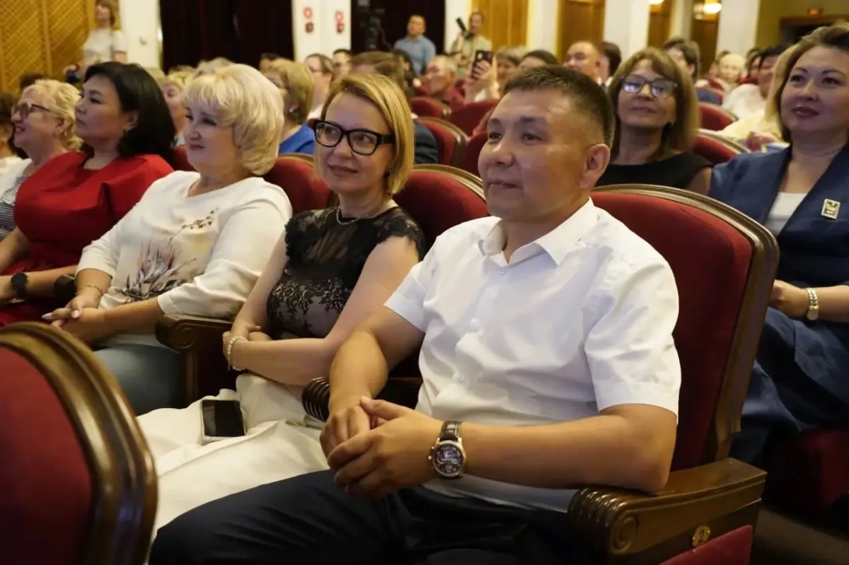 С профессиональным праздником поздравляю уважаемых медицинских работников! С профессиональным праздником поздравляю уважаемых медицинских работников!