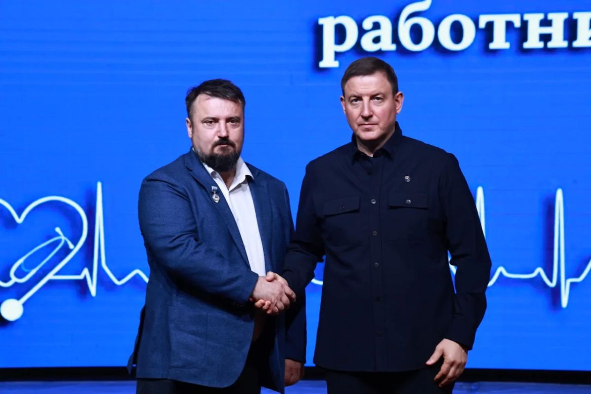 Андрей Турчак: Сегодня свой профессиональный праздник отмечают те, кто ежедневно возвращает людям здоровье, облегчает боль и спасает жизни Андрей Турчак: Сегодня свой профессиональный праздник отмечают те, кто ежедневно возвращает людям здоровье, облегчает боль и спасает жизни