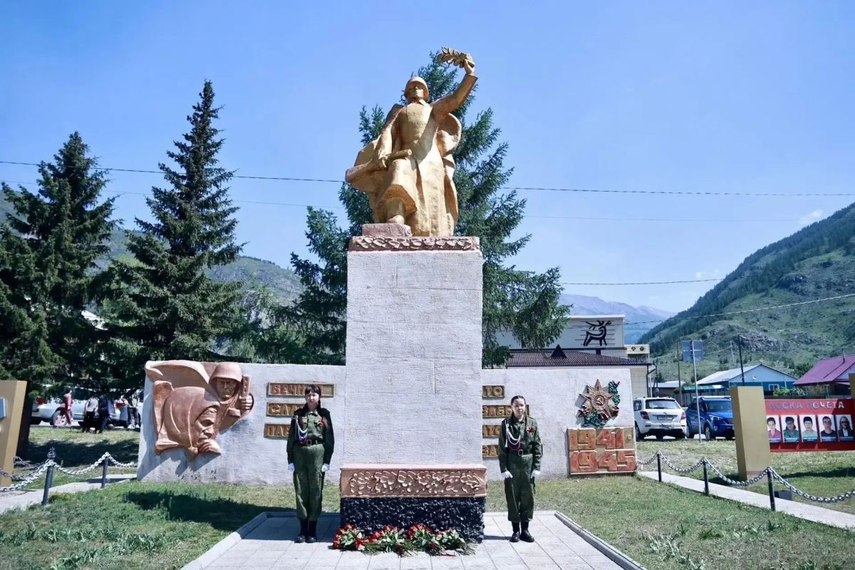В Улаганском районе почтили память советских воинов В Улаганском районе почтили память советских воинов