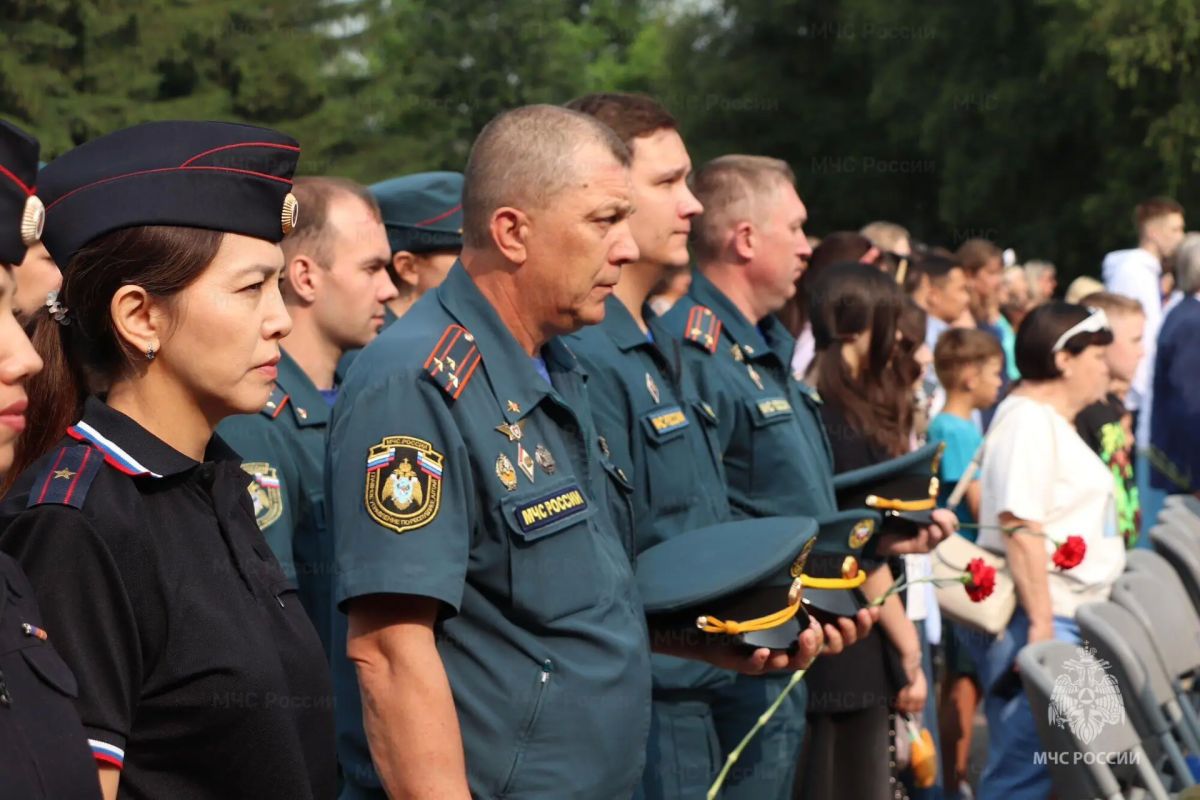 Наша память не угаснет. 22 июня в России отмечается День памяти и скорби – в этот день в 1941 году началась Великая Отечественная война, ставшая самой кровавой и разрушительной в истории страны Наша память не угаснет. 22 июня в России отмечается День памяти и скорби – в этот день в 1941 году началась Великая Отечественная война, ставшая самой кровавой и разрушительной в истории страны