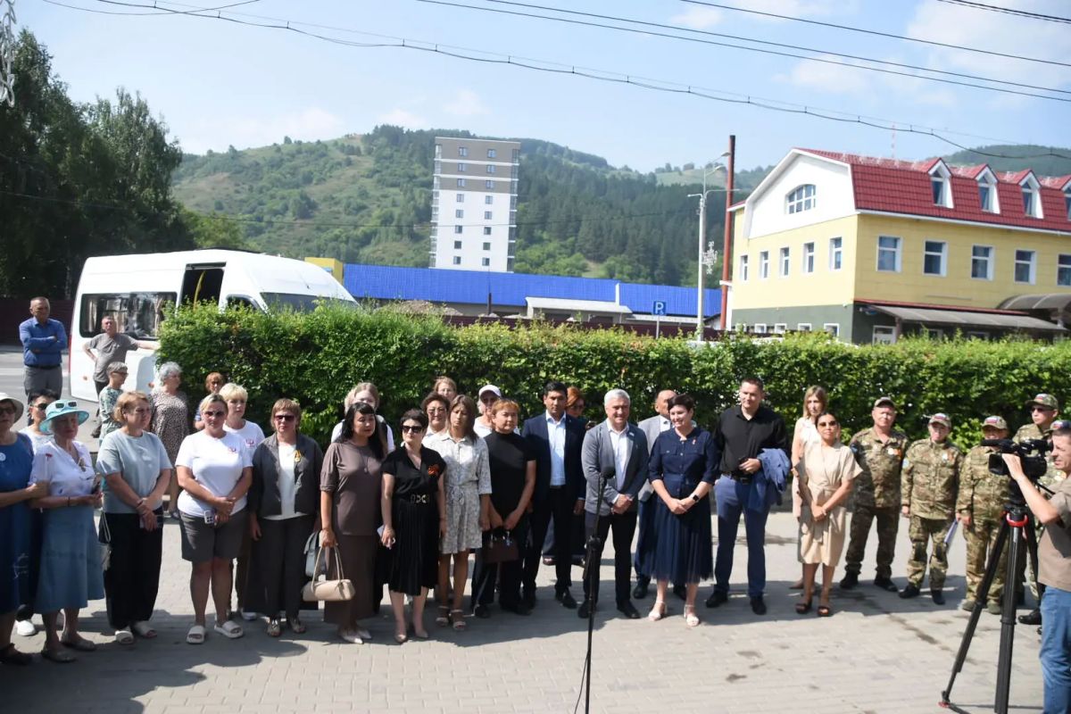 В Горно-Алтайске открыт мурал, посвящённый легендарной летчице, участнице Великой Отечественной войны, первой женщине, получившей высокое звание Героя Советского Союза Валентине Гризодубовой В Горно-Алтайске открыт мурал, посвящённый легендарной летчице, участнице Великой Отечественной войны, первой женщине, получившей высокое звание Героя Советского Союза Валентине Гризодубовой
