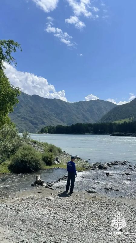 В Чемальском районе продолжаются поиски 15-летнего юноши из Новосибирска В Чемальском районе продолжаются поиски 15-летнего юноши из Новосибирска