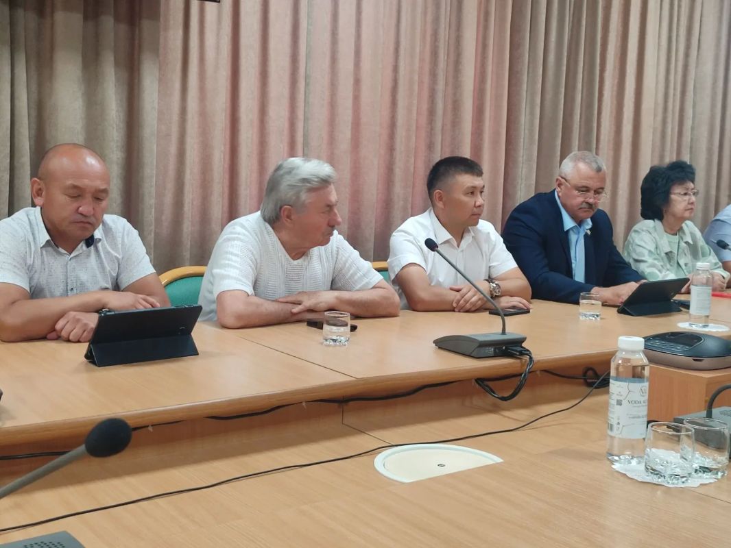 Прямо сейчас в региональном парламенте проходит правительственный час.Главный и единственный вопрос повестки — о ходе реализации Закона РА «Об отдельных вопросах организации местного самоуправления в РА и признании... Прямо сейчас в региональном парламенте проходит правительственный час.Главный и единственный вопрос повестки — о ходе реализации Закона РА «Об отдельных вопросах организации местного самоуправления в РА и признании...
