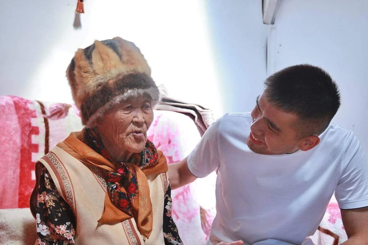Андрей Турчак поздравил со 100-летием жительницу села Нижняя Талда Андрей Турчак поздравил со 100-летием жительницу села Нижняя Талда