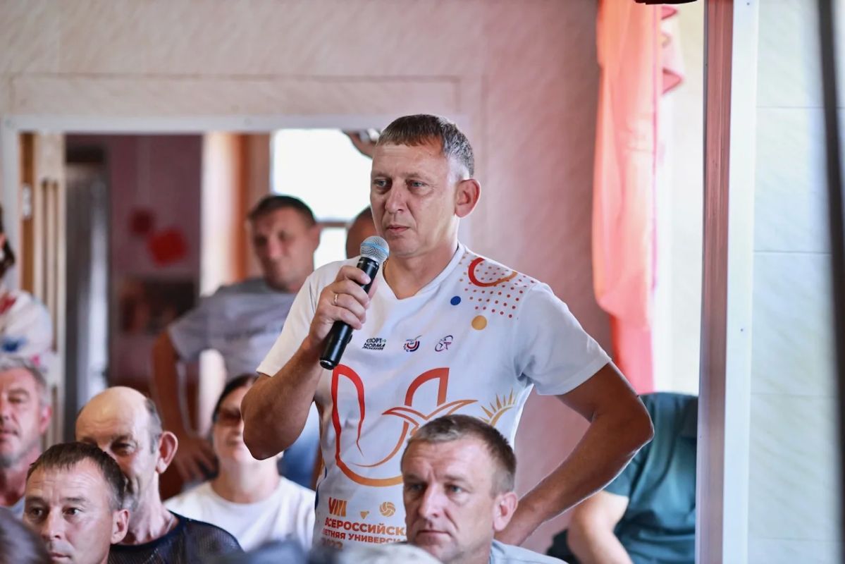 Андрей Турчак: Первая встреча с жителями Чойского района - в селе Каракокша Андрей Турчак: Первая встреча с жителями Чойского района - в селе Каракокша