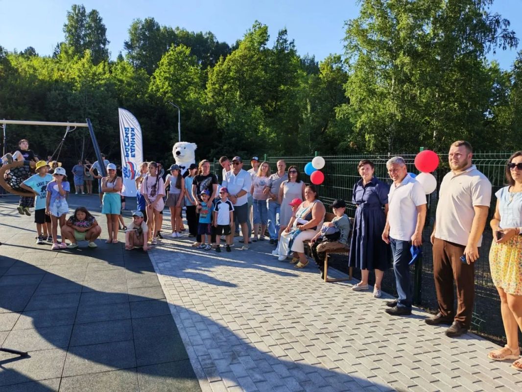 Детская площадка в Университетском открыта: мечта стала реальностью! Детская площадка в Университетском открыта: мечта стала реальностью!