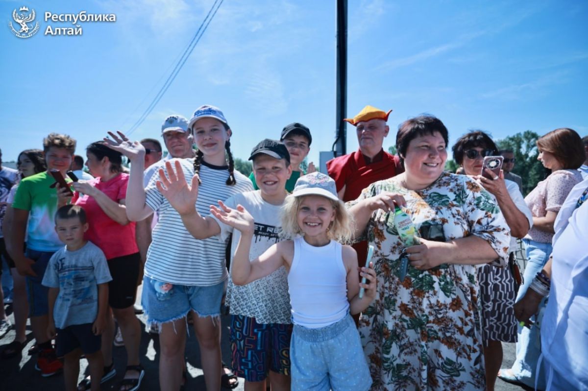 Мост через Катунь у села Подгорное открыли в день 35-летия Республики Алтай и 270-летия добровольного вхождения алтайского народа в состав Российского государства Мост через Катунь у села Подгорное открыли в день 35-летия Республики Алтай и 270-летия добровольного вхождения алтайского народа в состав Российского государства