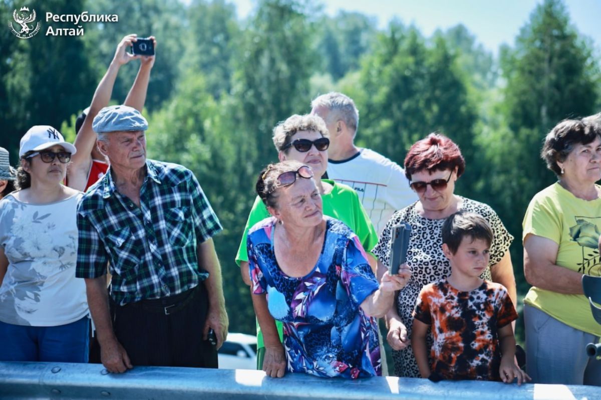 Мост через Катунь у села Подгорное открыли в день 35-летия Республики Алтай и 270-летия добровольного вхождения алтайского народа в состав Российского государства Мост через Катунь у села Подгорное открыли в день 35-летия Республики Алтай и 270-летия добровольного вхождения алтайского народа в состав Российского государства
