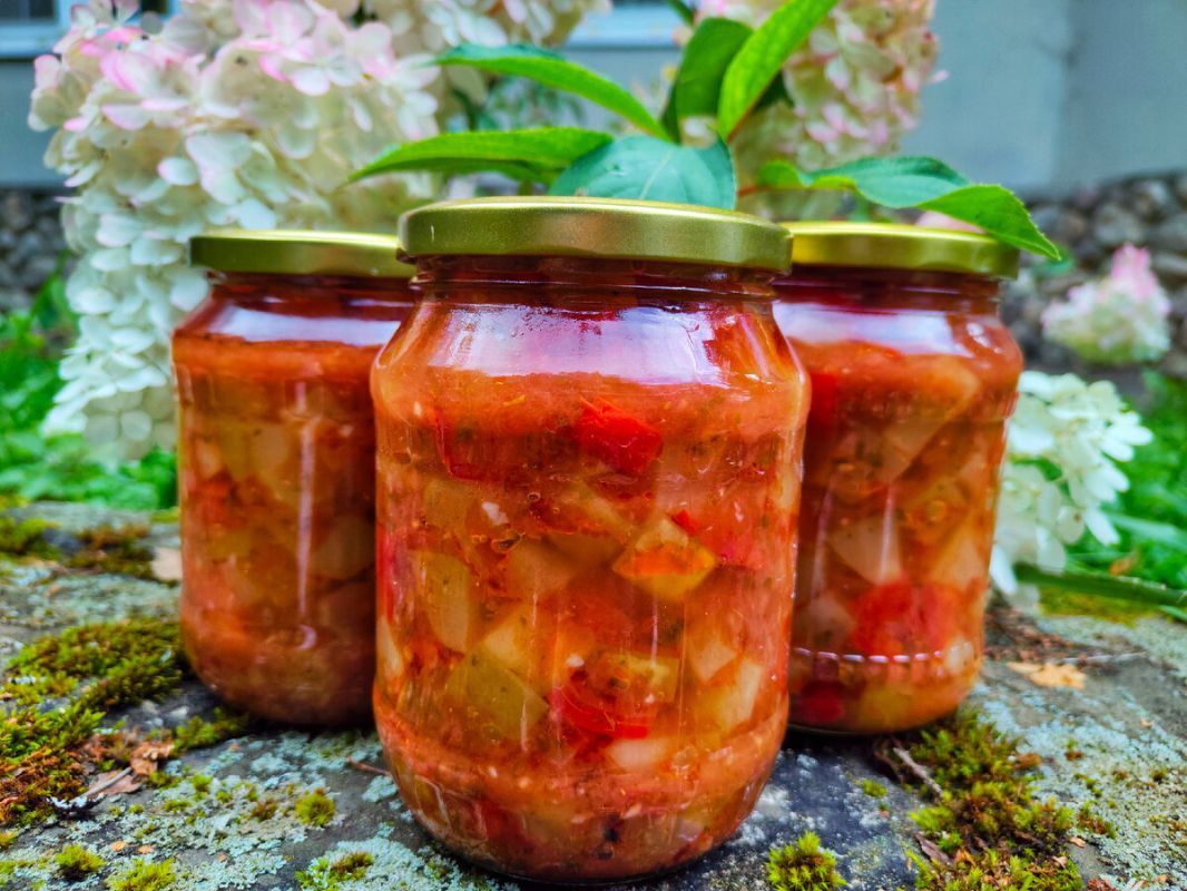 Кабачковая закуска на зиму: секреты приготовления юрчи