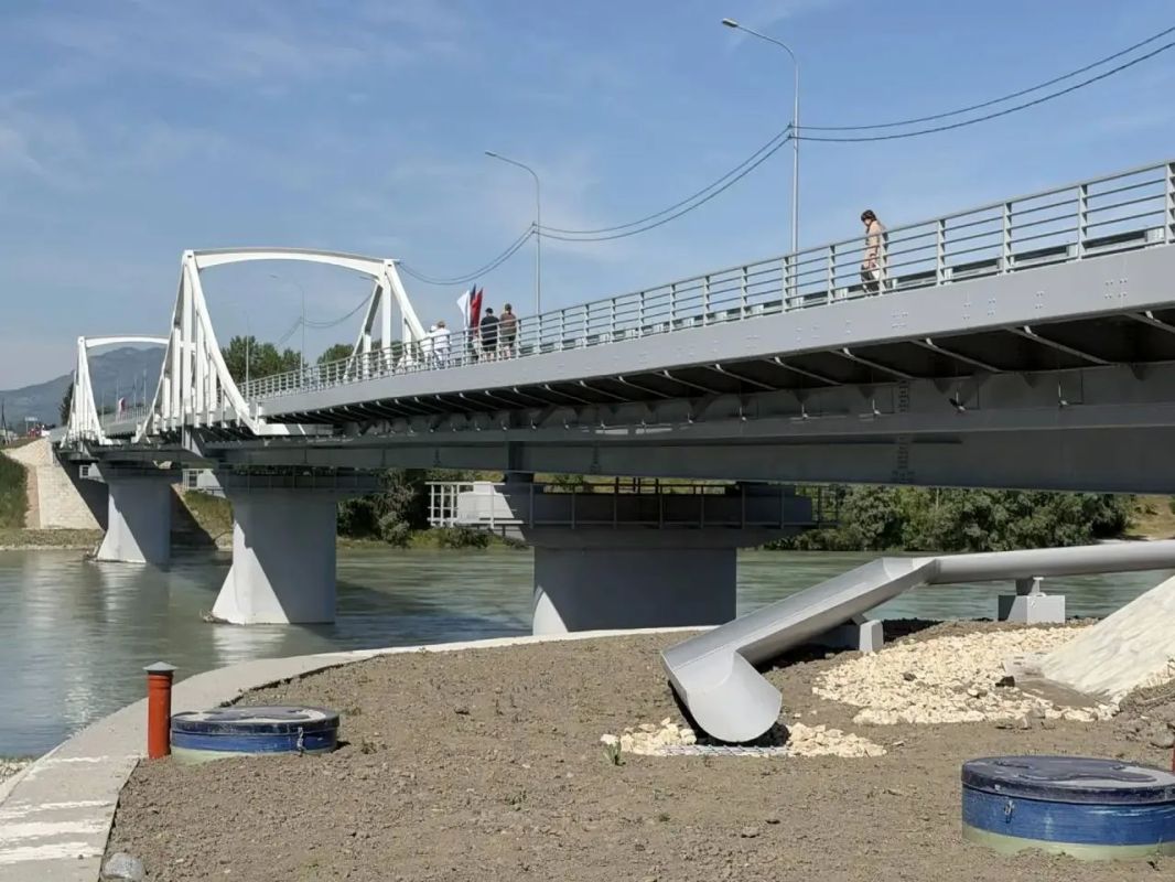 В День Республики Алтай открыли Платовский мост В День Республики Алтай открыли Платовский мост