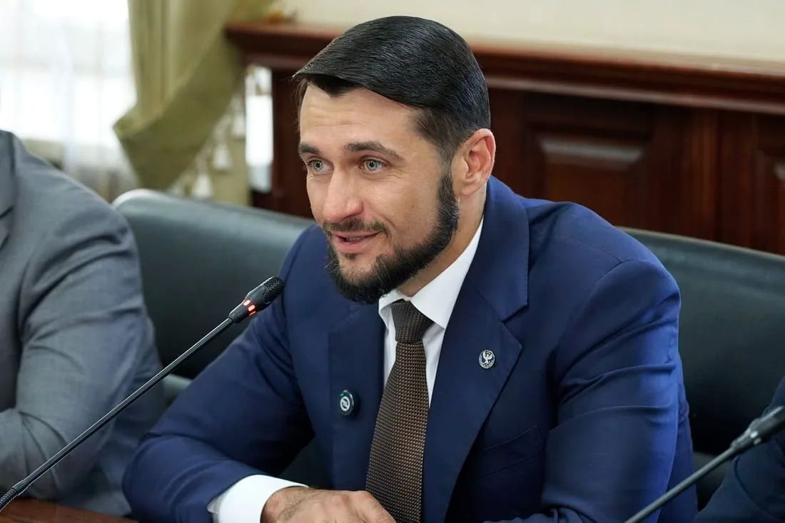 Лучших выпускников Республики Алтай наградили в правительстве региона Лучших выпускников Республики Алтай наградили в правительстве региона