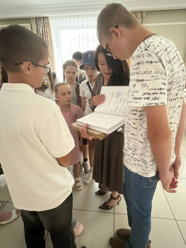 Ко Дню семьи, любви и верности в Горно-Алтайском ЗАГСе прошло мероприятие для детей сотрудников Управления Министерства юстиции Российской Федерации по Республике Алтай и Министерства юстиции Республики Алтай Ко Дню семьи, любви и верности в Горно-Алтайском ЗАГСе прошло мероприятие для детей сотрудников Управления Министерства юстиции Российской Федерации по Республике Алтай и Министерства юстиции Республики Алтай