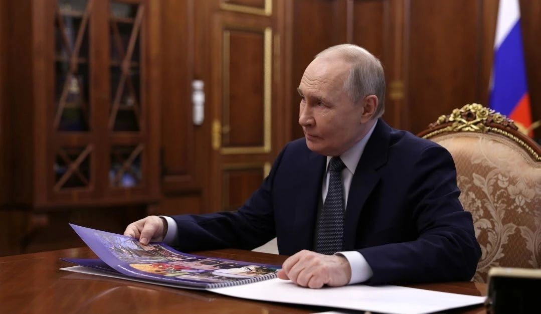 Президент России Владимир Путин поручил включить курс «Русский язык как государственный» в программы вузов