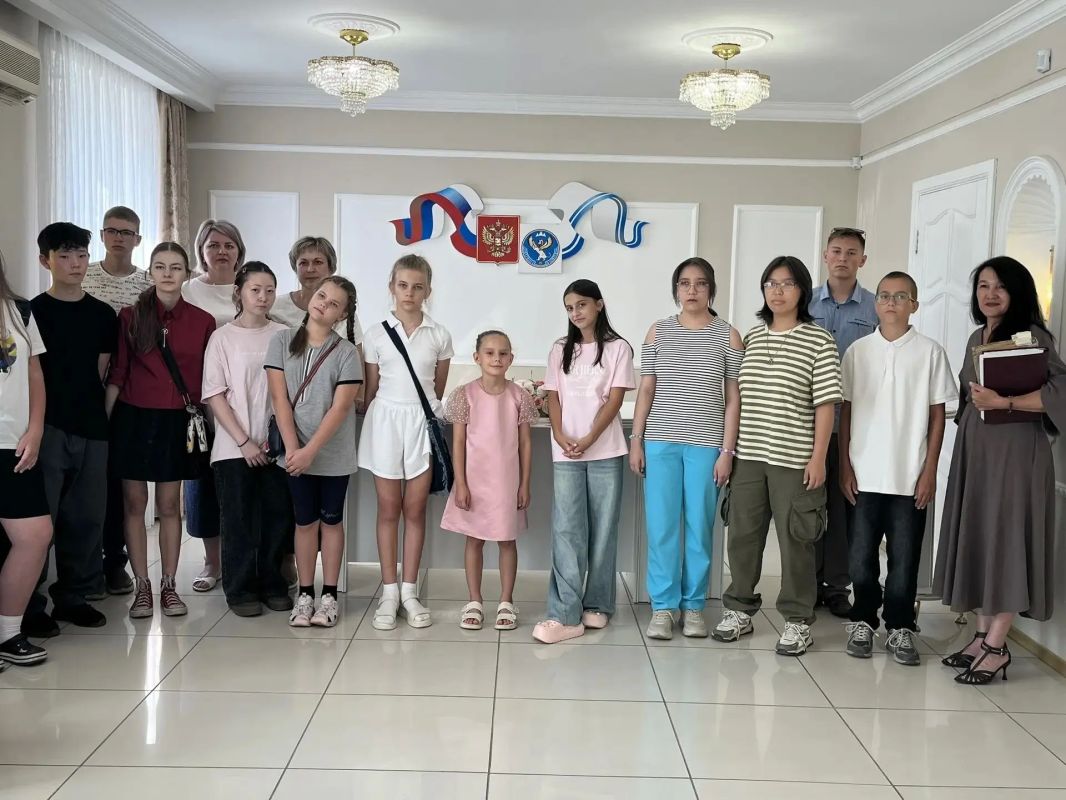 Ко Дню семьи, любви и верности в Горно-Алтайском ЗАГСе прошло мероприятие для детей сотрудников Управления Министерства юстиции Российской Федерации по Республике Алтай и Министерства юстиции Республики Алтай Ко Дню семьи, любви и верности в Горно-Алтайском ЗАГСе прошло мероприятие для детей сотрудников Управления Министерства юстиции Российской Федерации по Республике Алтай и Министерства юстиции Республики Алтай