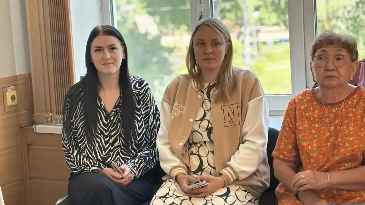 Депутат парламента Республики Алтай Константин Криворученко поздравил сотрудников почтовой связи с профессиональным праздником Депутат парламента Республики Алтай Константин Криворученко поздравил сотрудников почтовой связи с профессиональным праздником