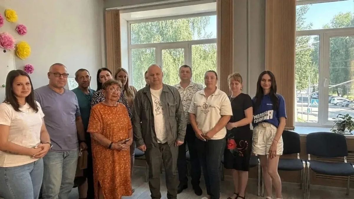 Депутат парламента Республики Алтай Константин Криворученко поздравил сотрудников почтовой связи с профессиональным праздником Депутат парламента Республики Алтай Константин Криворученко поздравил сотрудников почтовой связи с профессиональным праздником