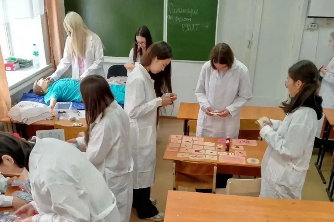 Тысячи школьников региона приняли участие в профориентационных мероприятиях Тысячи школьников региона приняли участие в профориентационных мероприятиях