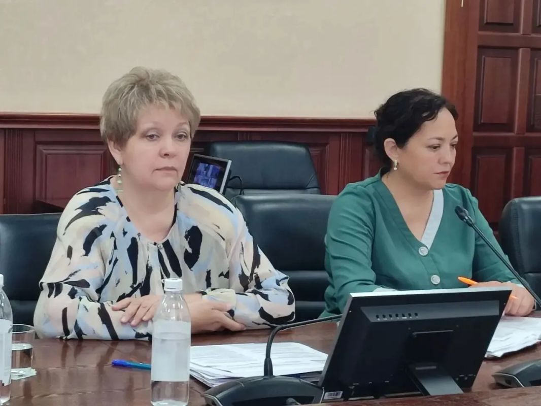 Прямо сейчас в Правительстве проходит заседание Межведомственного координационного совета по профессиональному образованию, прогнозироаанию и координации подготовки квалифицированных рабочих кадров и специалистов в... Прямо сейчас в Правительстве проходит заседание Межведомственного координационного совета по профессиональному образованию, прогнозироаанию и координации подготовки квалифицированных рабочих кадров и специалистов в...