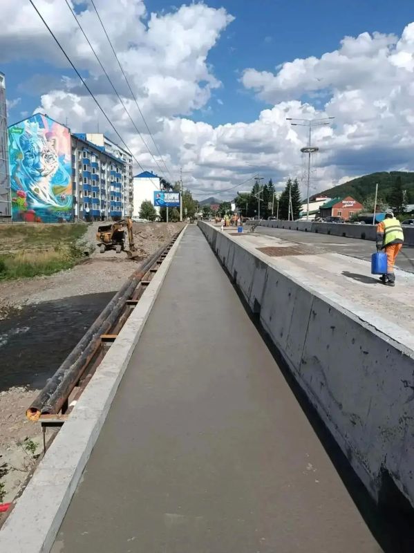 Капитальный ремонт Мебельного моста продолжается в Горно-Алтайске, работы на контроле городской администрации Капитальный ремонт Мебельного моста продолжается в Горно-Алтайске, работы на контроле городской администрации