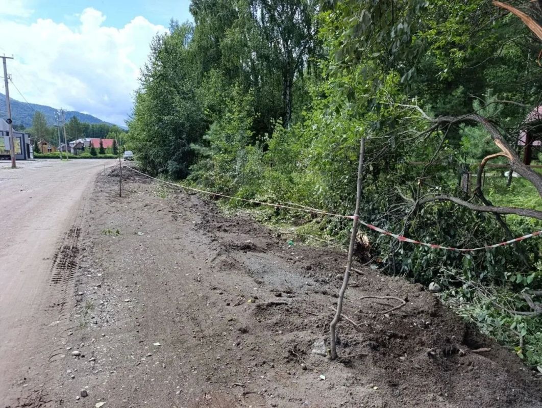 Глава Майминского района Петр Громов побывал в Манжероке, где проинспектировал ход ключевых инфраструктурных проектов и принял участие в сессии совета депутатов Глава Майминского района Петр Громов побывал в Манжероке, где проинспектировал ход ключевых инфраструктурных проектов и принял участие в сессии совета депутатов