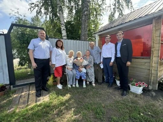 В 15-м избирательном округе завершение июля ознаменовалось чествованием уважаемых долгожительниц
