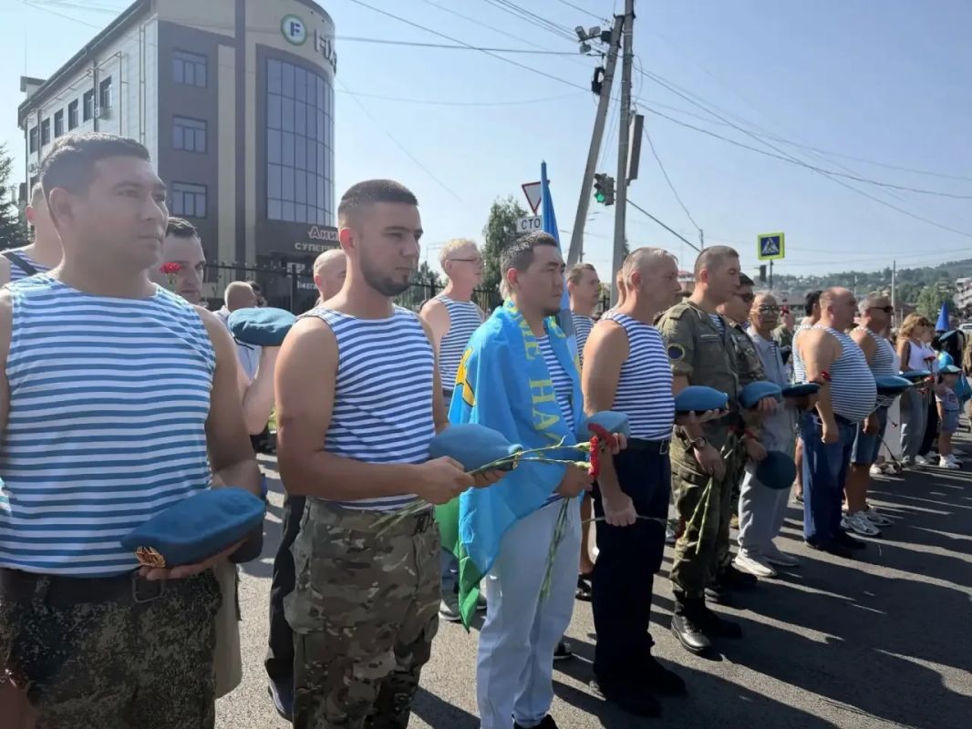 С Днём Воздушно-десантных войск! С Днём Воздушно-десантных войск!