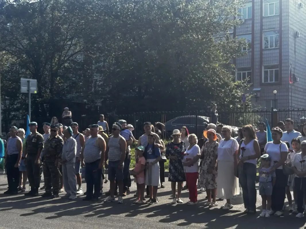 «Никто кроме нас»!. Прямо сейчас на мемориальном комплексе «Парк Победы» проходят мероприятия, посвященные Дню Воздушно-десантных войск «Никто кроме нас»!. Прямо сейчас на мемориальном комплексе «Парк Победы» проходят мероприятия, посвященные Дню Воздушно-десантных войск