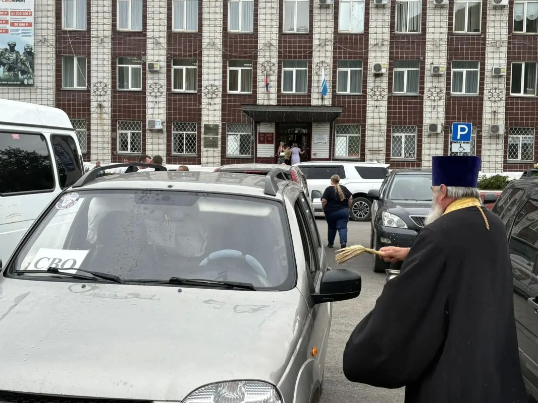 Сегодня стартовала очередная отправка гуманитарного груза для наших земляков Сегодня стартовала очередная отправка гуманитарного груза для наших земляков