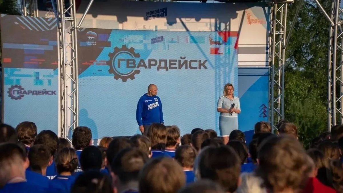 Дмитрий Медведев поддержал инициативу руководителя Молодой Гвардии Дианы Алушкиной Дмитрий Медведев поддержал инициативу руководителя Молодой Гвардии Дианы Алушкиной