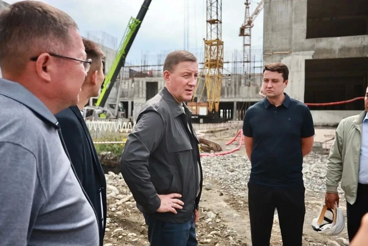 Андрей Турчак проинспектировал ход строительства республиканского классического лицея Андрей Турчак проинспектировал ход строительства республиканского классического лицея