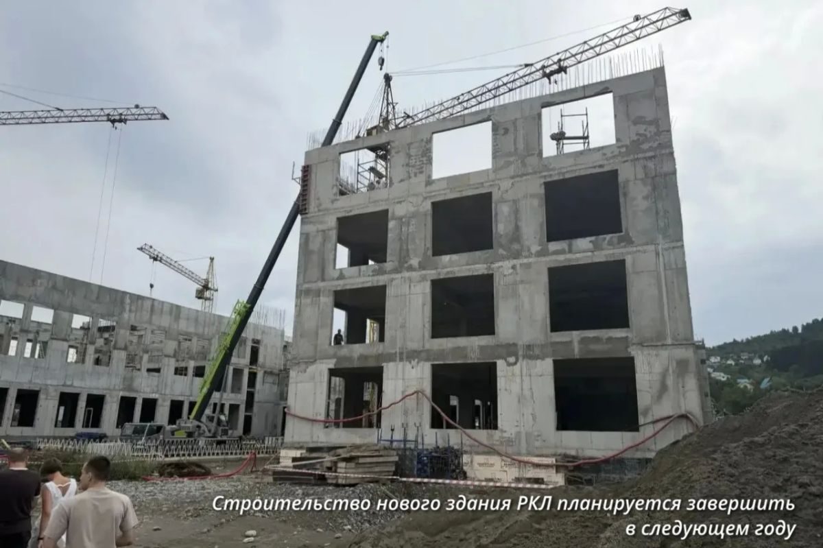 В Горно-Алтайске проверили строительные работы на социальных объектах В Горно-Алтайске проверили строительные работы на социальных объектах