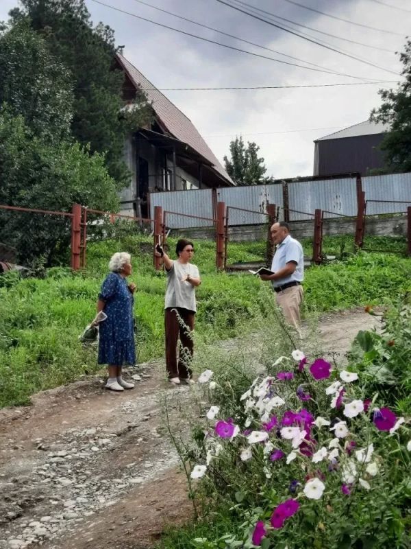 Затяжные проливные дожди привели к серьезным повреждениям дорожного полотна Затяжные проливные дожди привели к серьезным повреждениям дорожного полотна