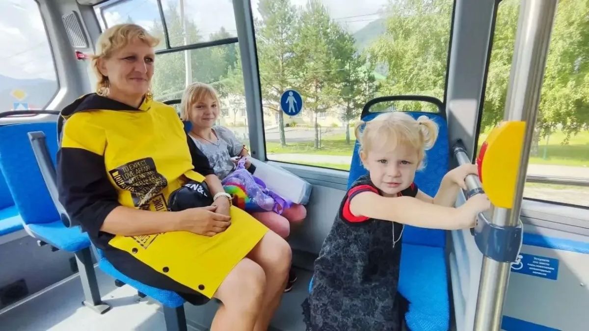 В Чемальском районе запущены новые маршрутные автобусы в едином бренде «Алтай» В Чемальском районе запущены новые маршрутные автобусы в едином бренде «Алтай»
