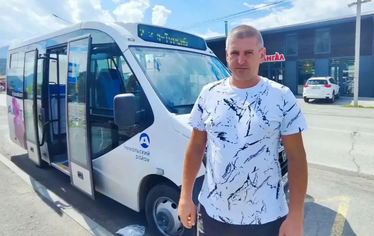 В Чемальском районе запущены новые маршрутные автобусы в едином бренде «Алтай» В Чемальском районе запущены новые маршрутные автобусы в едином бренде «Алтай»