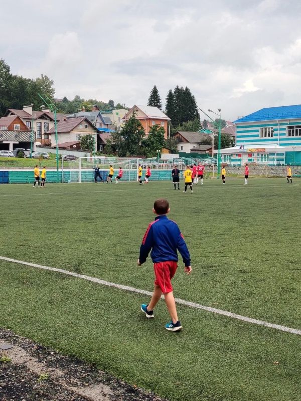 "Спартак" в рамках Чемпионата Алтайского края по футболу уверенно победил аутсайдера турнира команду "Урожай" из Кытманово! "Спартак" в рамках Чемпионата Алтайского края по футболу уверенно победил аутсайдера турнира команду "Урожай" из Кытманово!