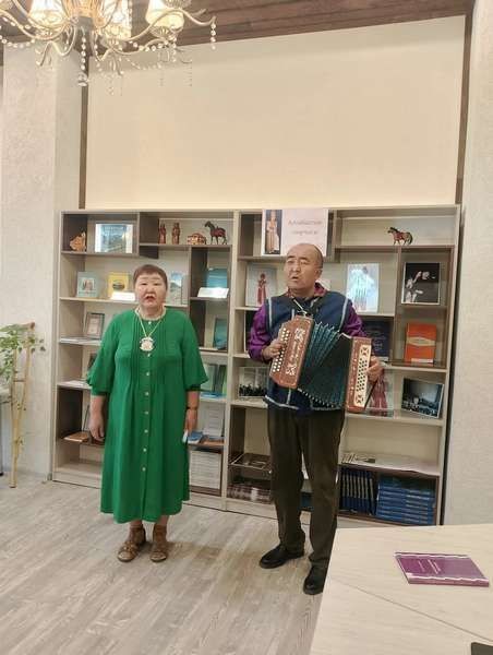 Краеведческий час «Хранители языка предков» прошел в Национальной библиотеке Республики Алтай 9 августа, в Международный день коренных народов мира Краеведческий час «Хранители языка предков» прошел в Национальной библиотеке Республики Алтай 9 августа, в Международный день коренных народов мира