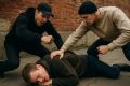 Двое жителей Горно-Алтайска обвиняются в избиении прохожего