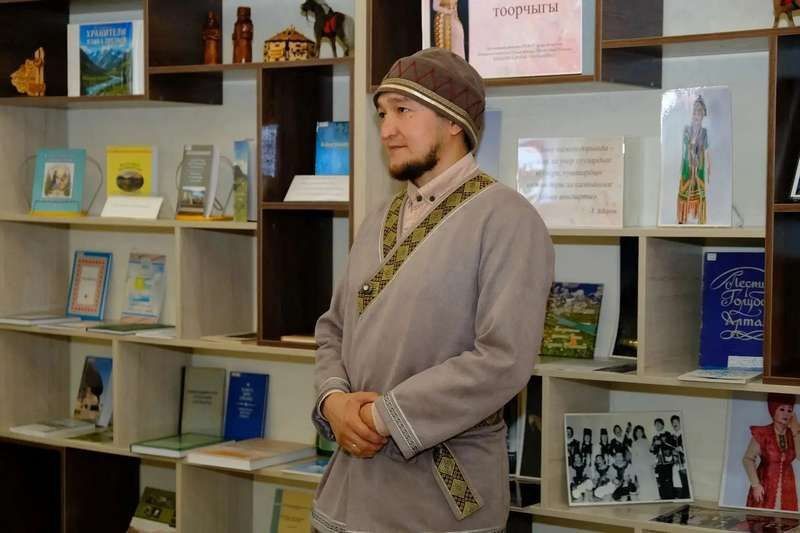 Краеведческий час «Хранители языка предков» прошел в Национальной библиотеке Республики Алтай 9 августа, в Международный день коренных народов мира Краеведческий час «Хранители языка предков» прошел в Национальной библиотеке Республики Алтай 9 августа, в Международный день коренных народов мира