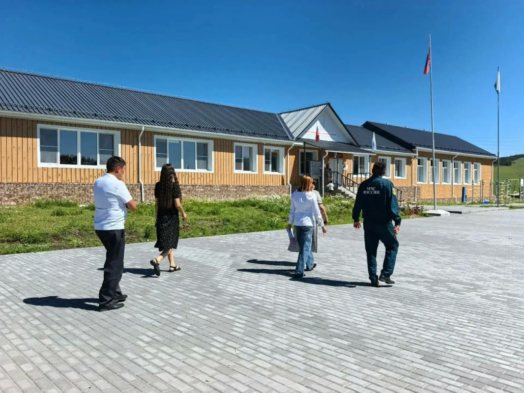 В Улаганском районе проверили готовность школ к новому учебному году В Улаганском районе проверили готовность школ к новому учебному году