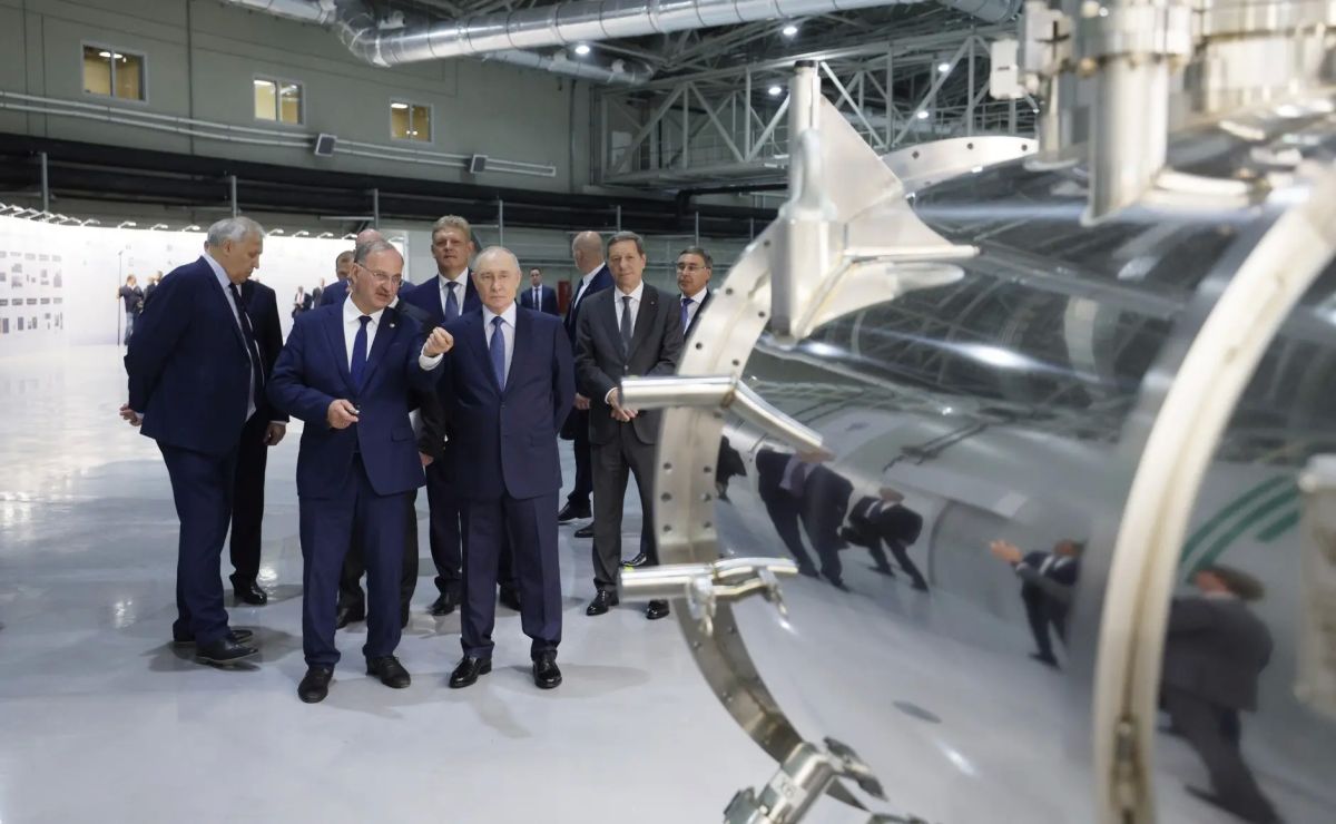 Владимир Путин в Новосибирске встретился со студентами и молодыми учёными Владимир Путин в Новосибирске встретился со студентами и молодыми учёными