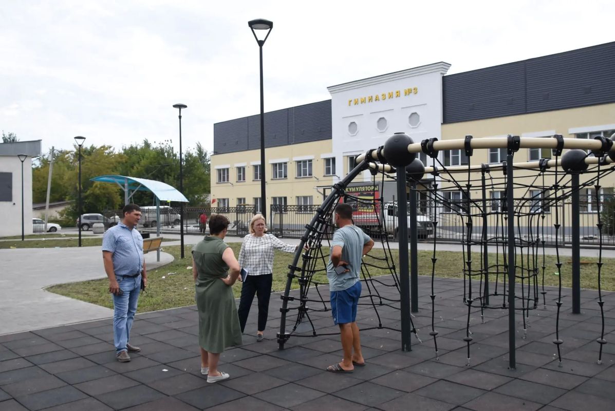 В Горно-Алтайске завершены работы по благоустройству двух общественных территорий В Горно-Алтайске завершены работы по благоустройству двух общественных территорий