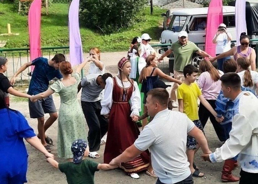 Благодаря победе в конкурсе главы Республики Алтай «Фестиваль добрососедства» стартовал уже в эти выходные Благодаря победе в конкурсе главы Республики Алтай «Фестиваль добрососедства» стартовал уже в эти выходные