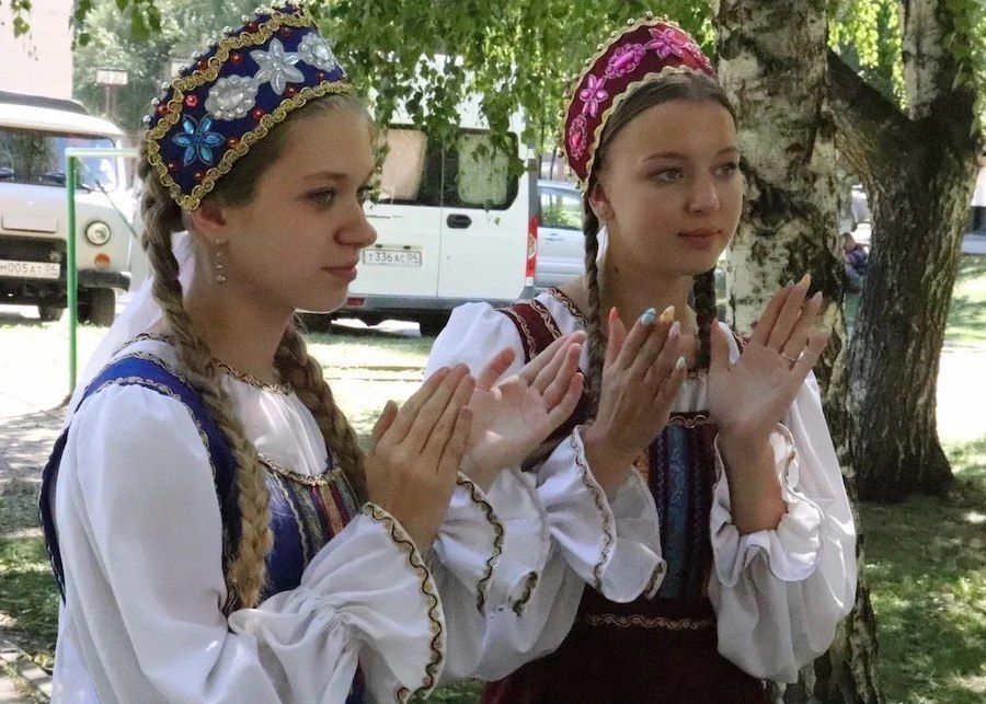 Благодаря победе в конкурсе главы Республики Алтай «Фестиваль добрососедства» стартовал уже в эти выходные Благодаря победе в конкурсе главы Республики Алтай «Фестиваль добрососедства» стартовал уже в эти выходные