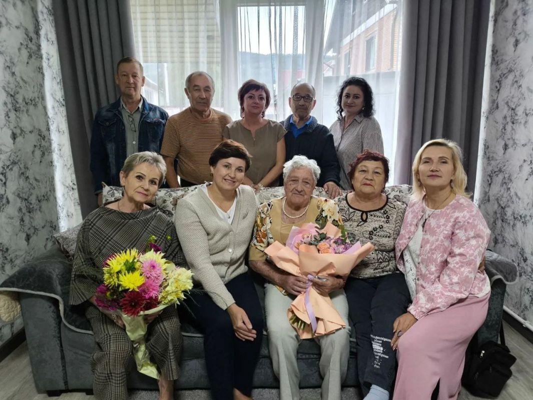 Василиса Викуловна Агрызкова празднует 90-летие!